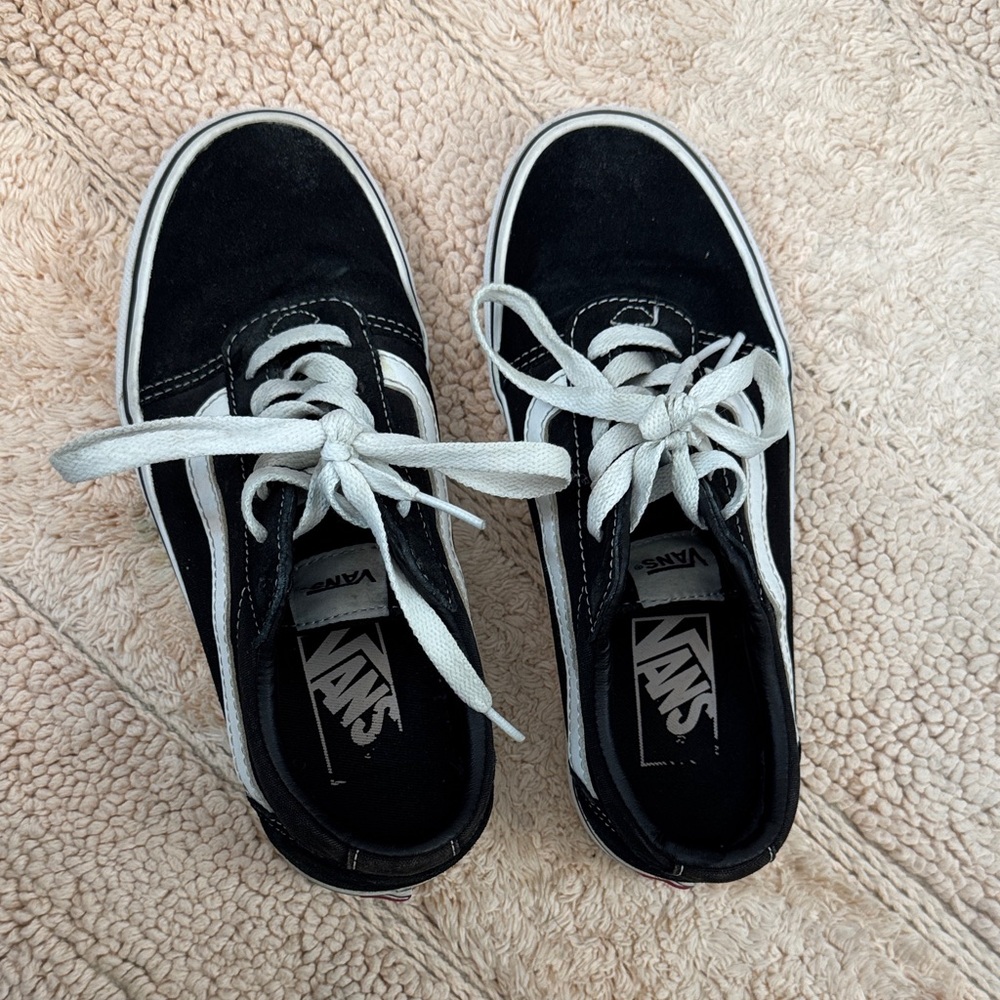 Vans Black and White Women's Sneakers - Picture 2 of 6
